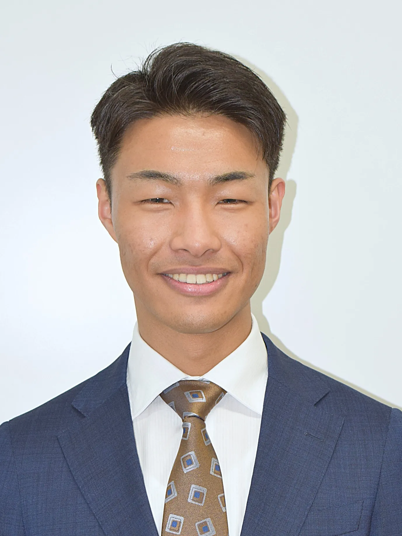 富岡 恭冴